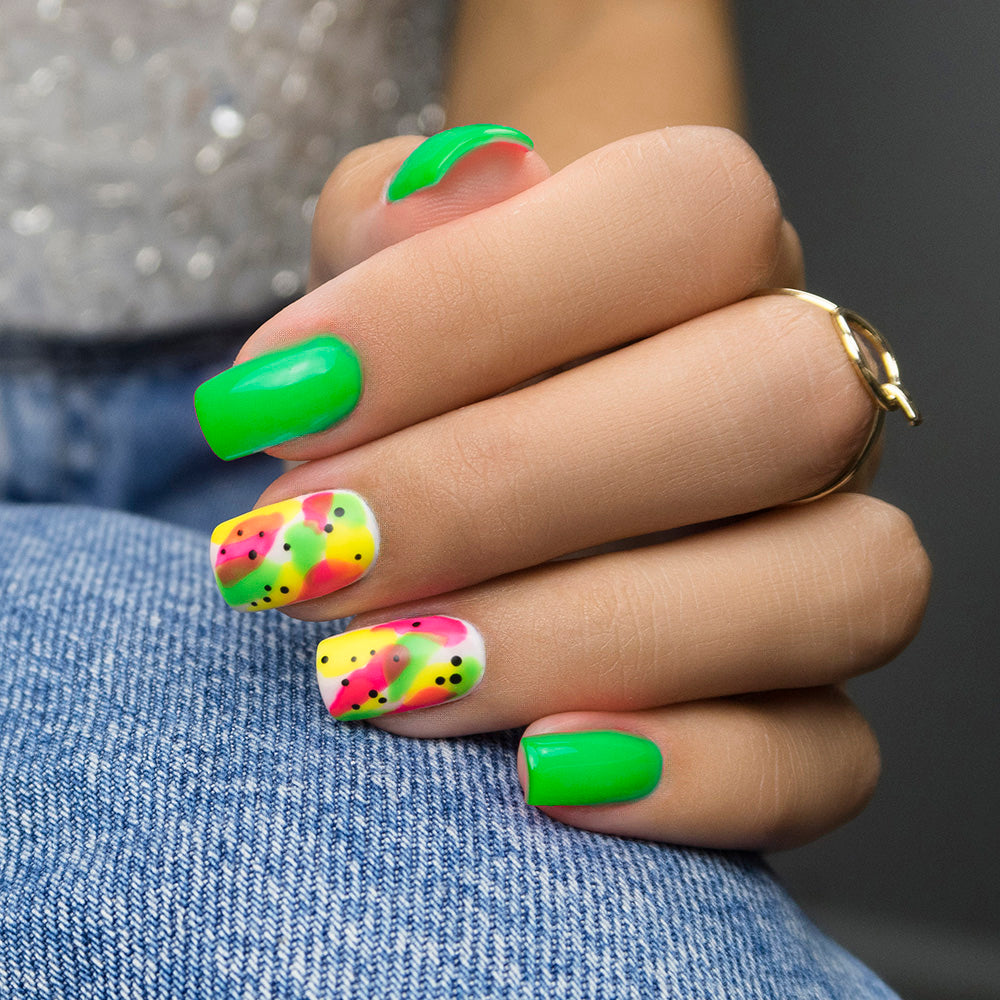 Esmalte permanente BRIGHT NEON GREEN #159