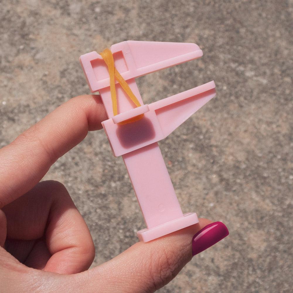 7530 pinza pinching pink 02