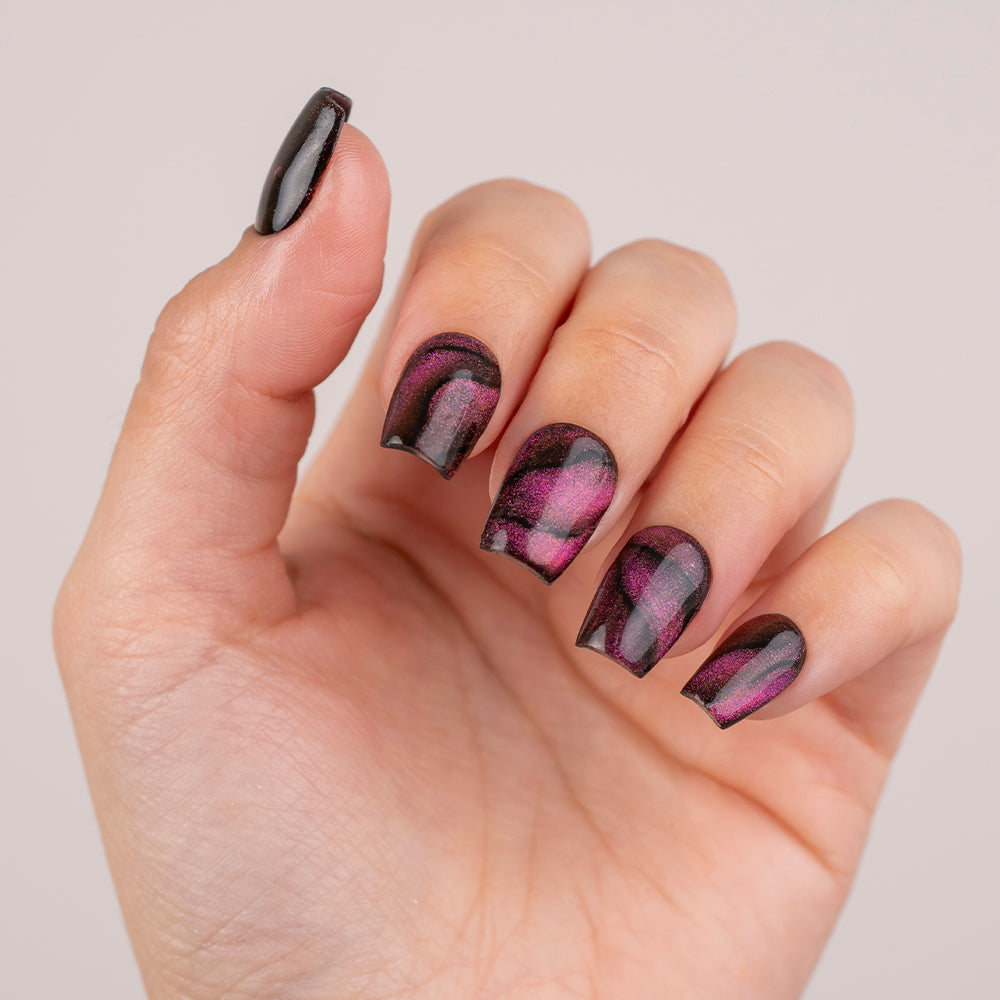 Esmalte semipermanente Cat Eye Velvet Purple #300