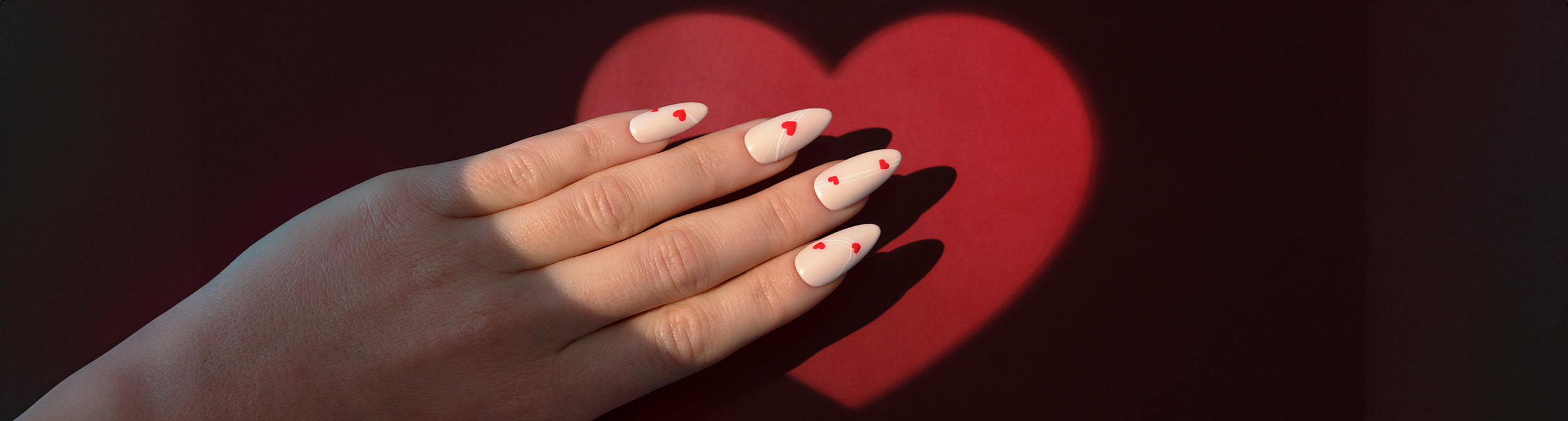 Uñas de San Valentín 2026: diseños románticos para el día de los enamorados
