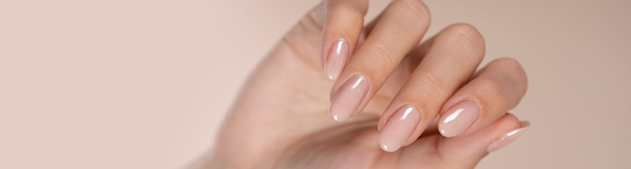 Clean nails: qué son y cómo hacer una manicura elegante y natural