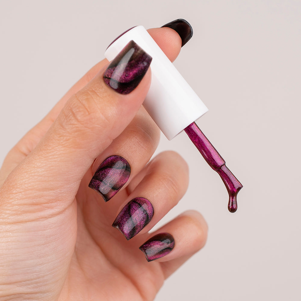 Esmalte semipermanente Cat Eye Velvet Purple #300
