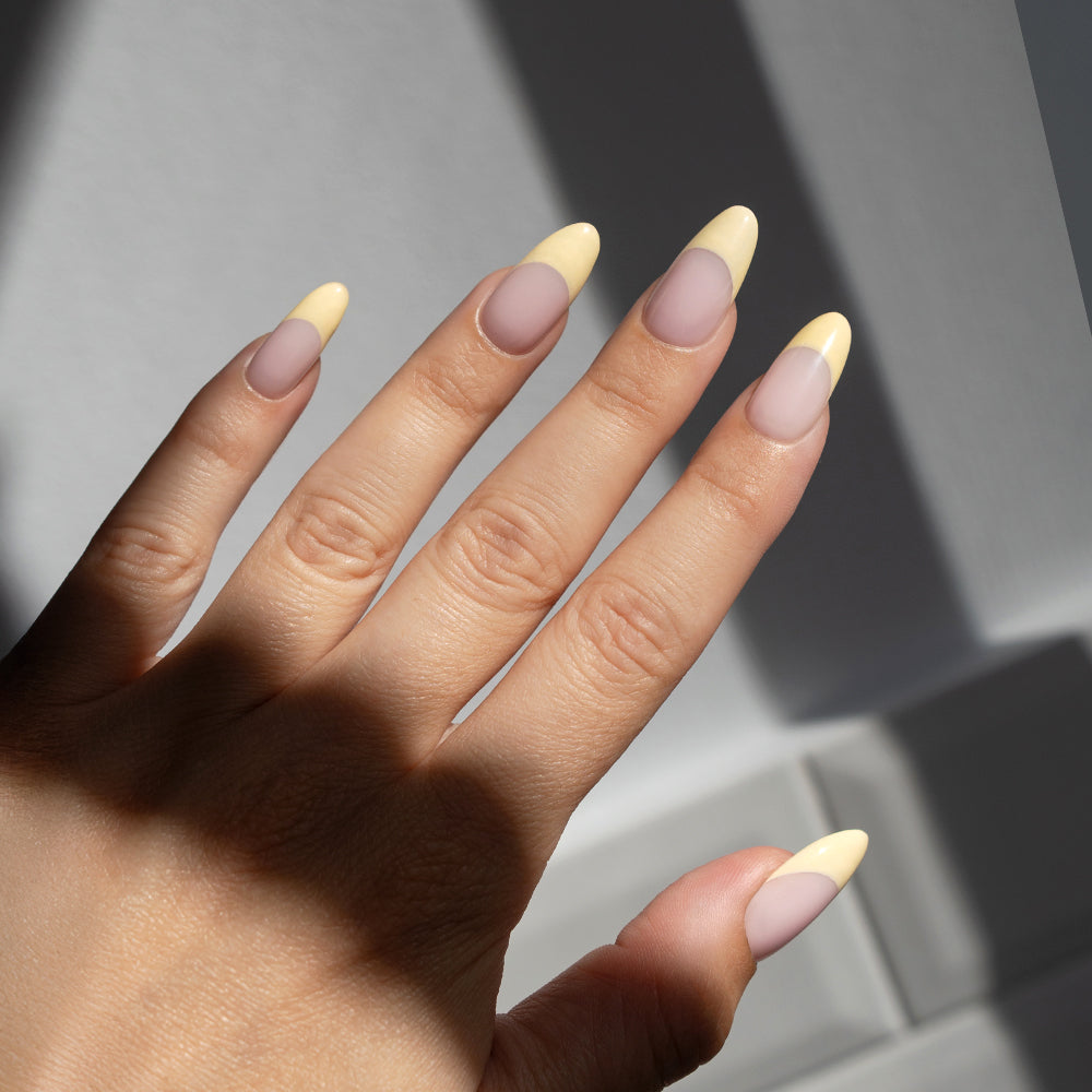 Esmalte semipermanente BUTTER YELLOW #196
